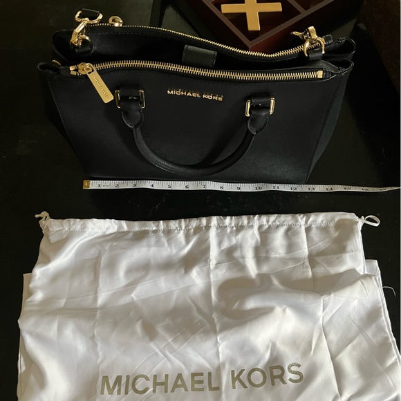 Like new, Michael Kors Handbag, Black with gold zipper/button, lots of room - Picture 3 of 7
